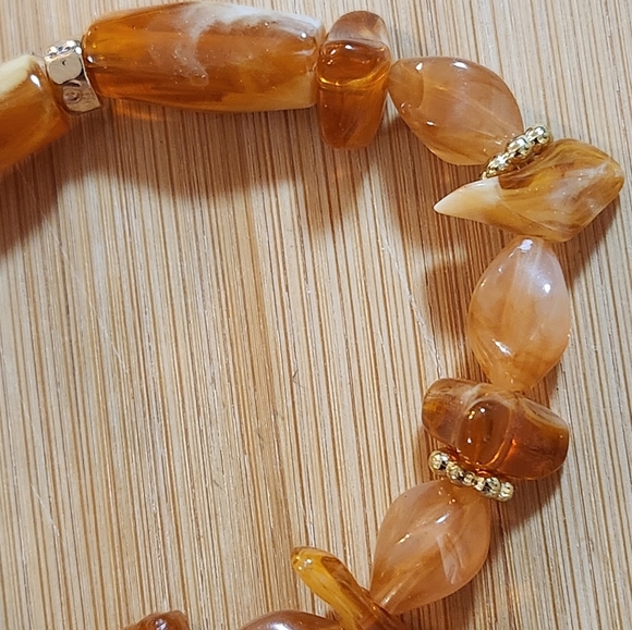 Hand Crafted Stretch Bracelet Amber Orange Chips Stones - Picture 4 of 4